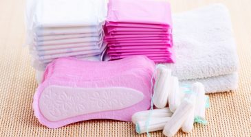 Confinement : des femmes verbalisées pour l'achat de protections menstruelles