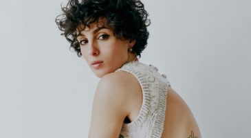 Eurovision 2021 : Qui est Barbara Pravi, la chanteuse qui représente la France cette année ?