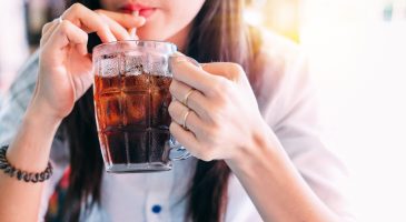 Covid-19 : ce symptôme modifierait le goût des sodas