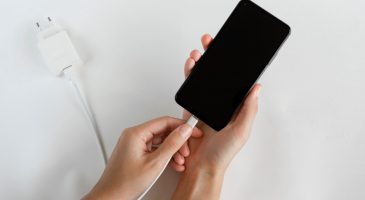 Voici comment recharger votre téléphone beaucoup plus vite, pour gagner du temps (et faire des économies)