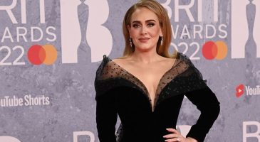 Adele fiancée ? Sa bague aux Brit Awards 2022 relance la rumeur