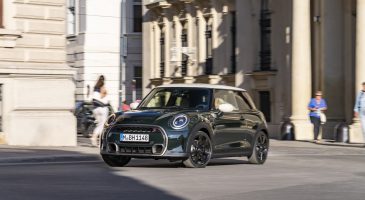 Mini stoppe la production de ses boîtes manuelles